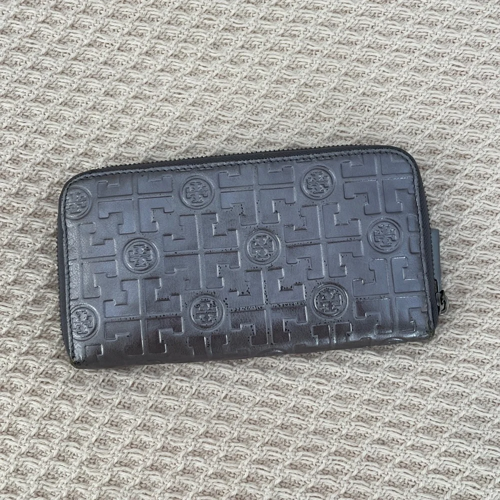 Tory Burch gray metallic continental zip wallet retail $ 195 - Picture 9 of 11
